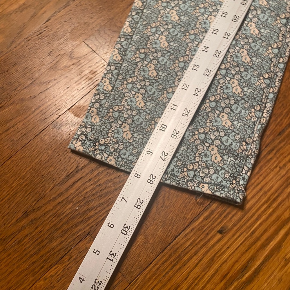 Pilcro ( Anthropologie)Floral Ankle Jeans Size 31 - Picture 4 of 9